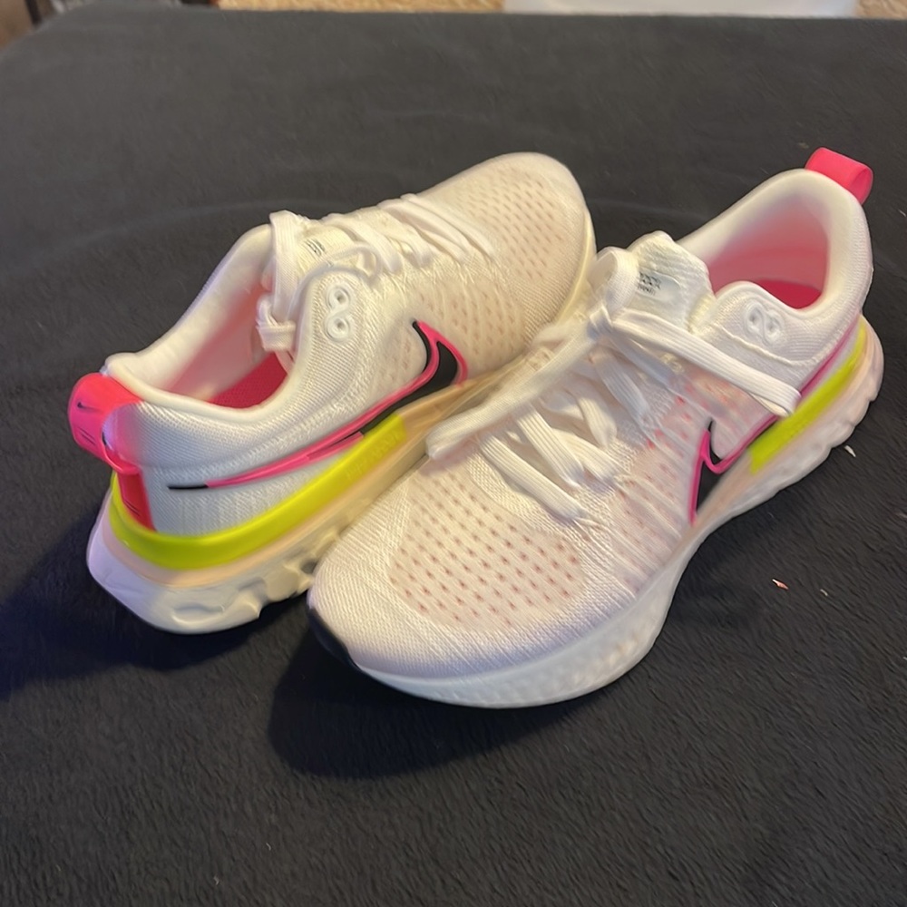 Nike React Infinity Flyknit 2, Size 10D/11D, White/Black Sail Pink Blast, New
